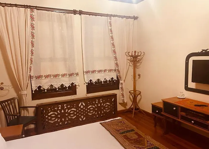 Tarihi Kucukaga Konagi Hotel *