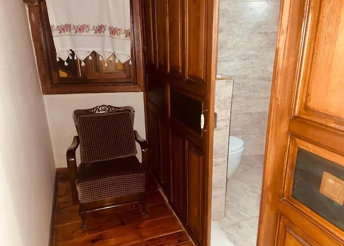 Tarihi Kucukaga Konagi Hotel